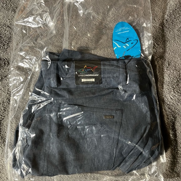 Mens Greg Norman golf shorts - 32 - Picture 2 of 7